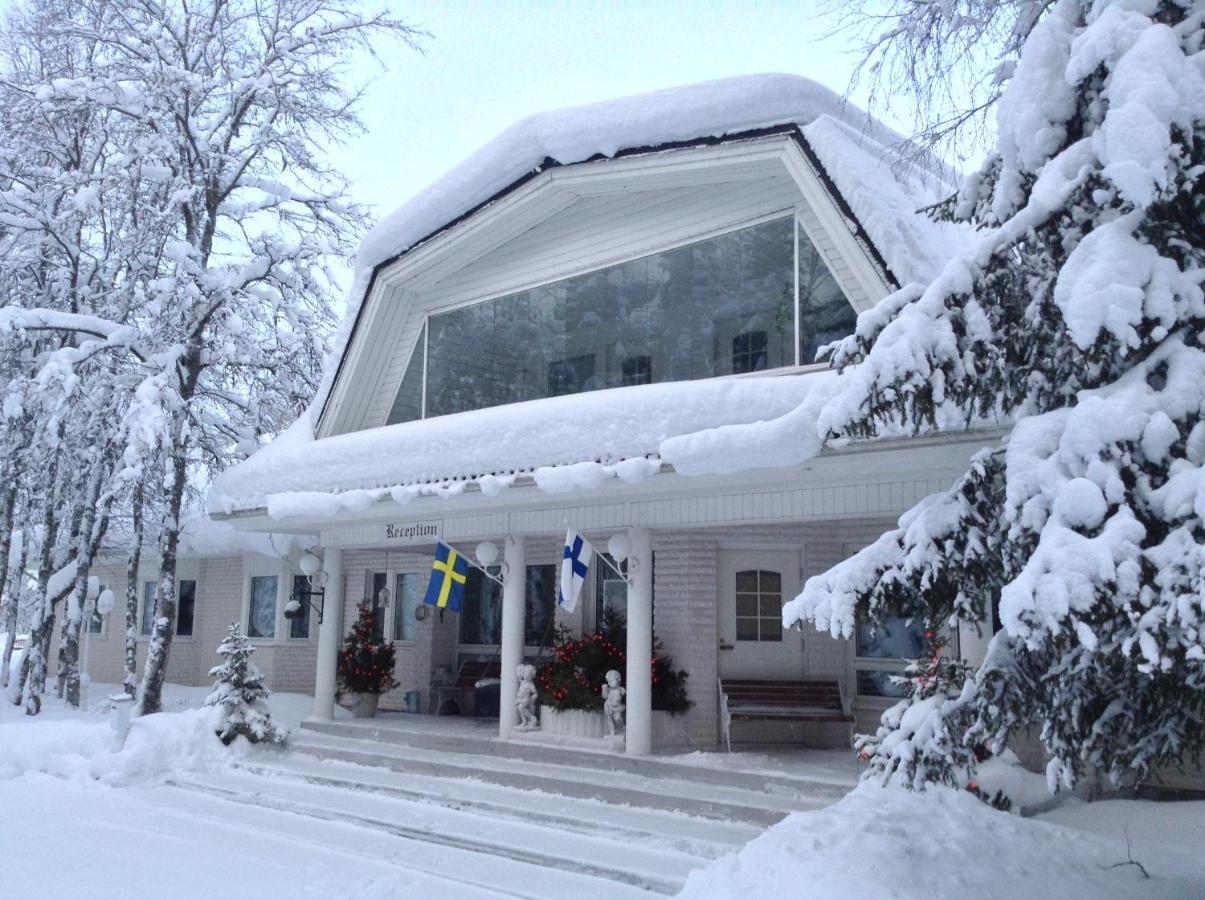 Hotelli Kultainen Joutsen Kuusamo Zewnętrze zdjęcie